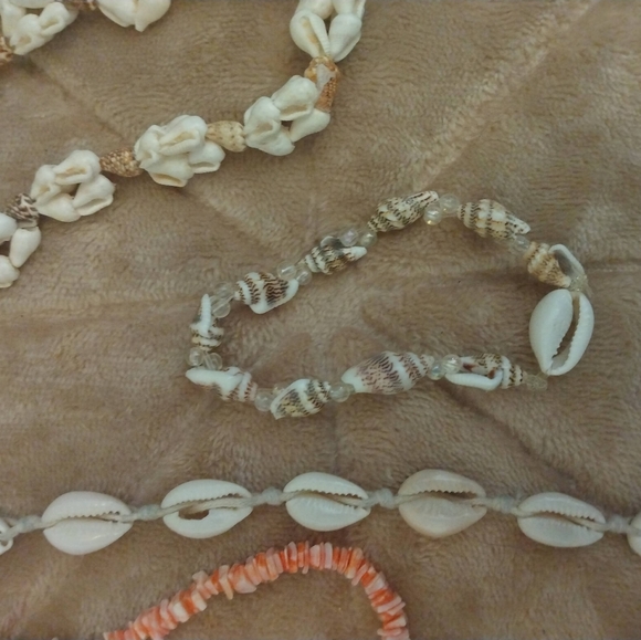 Authentic Vintage Shell Necklaces - Picture 12 of 16